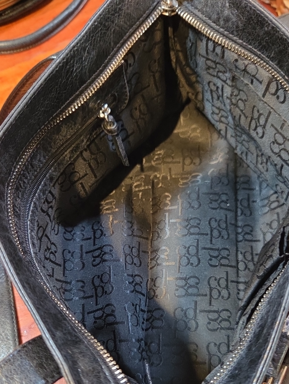 Charles David Black Leather Shoulder Bag - Picture 4 of 7